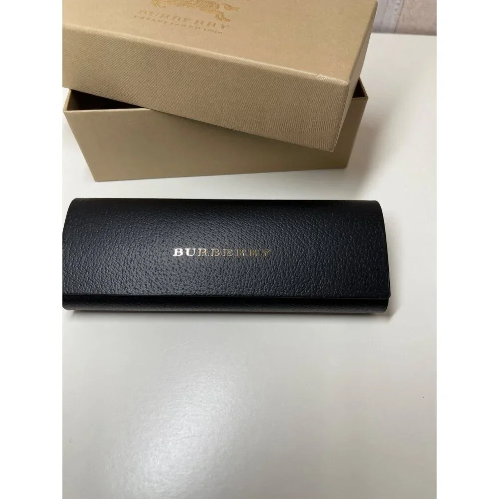 Burberry Logo Printed on The Box With Burberry Eyeglass Case